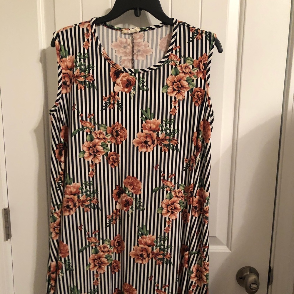 Flower and stripes short dress